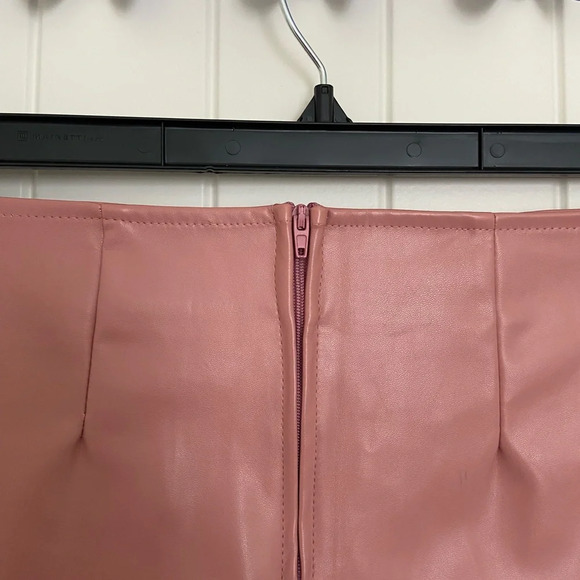 EUC | Windsor women’s faux leather blend miniskirt — small - Picture 5 of 6